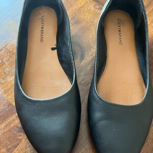 Lucky Brand Women's Classic bLack Flats
